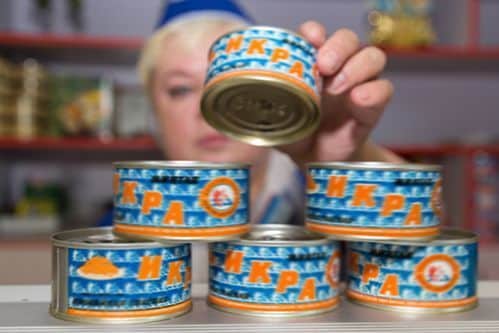 Икра в жестяных банках